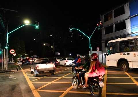Manaus inaugura novo sistema de iluminação de semáforos