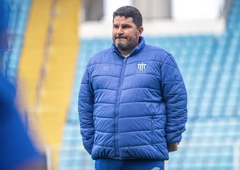 Eduardo Barroca está de volta como técnico do Avaí