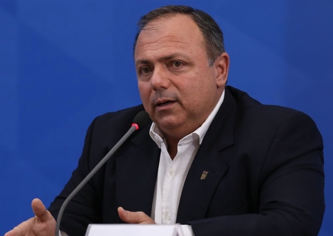 Pazuello é investigado por desvio ético em negociação para compra de vacinas