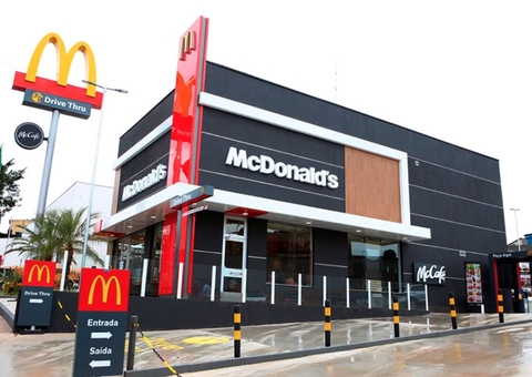 McDonald’s é condenado a pagar R$ 2 milhões por contratar menores de idade como chapeiros