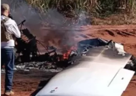 Piloto incendeia avião após ser interceptado pela FAB