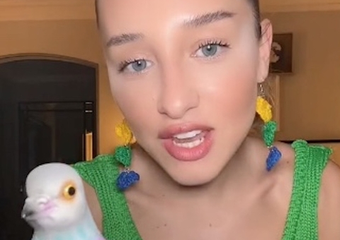 Influencer viraliza com bolsa de pombo de R$ 4 mil; item já foi usado por Gkay