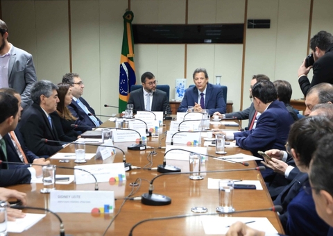 Wilson Lima entrega a Haddad proposta que protege ZFM na reforma tributária