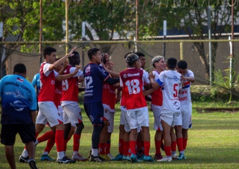 Fast abre vantagem ao ganhar do Amazonas FC por 4 a 0 no Sub-20