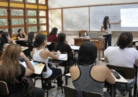 Ufam encerra nesta terça inscrições para processo seletivo com salários de até R$ 6,3 mil