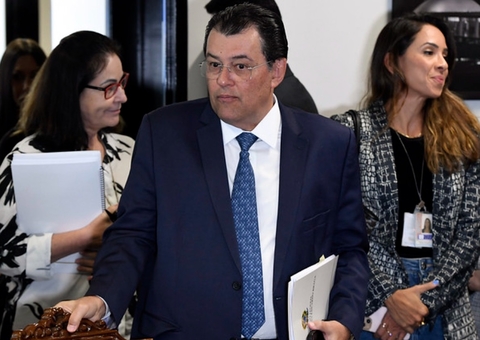 'Não tenha dúvida de que o texto da Câmara vai ter de sofrer ajustes', diz Eduardo Braga