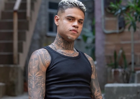 MC Cabelinho é processado por pular sobre público durante show 