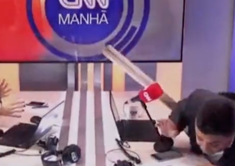 Ao vivo, teto da CNN Brasil desaba em apresentadores; vídeo 