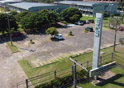 Ufam divulga novo edital de concurso com 23 vagas; salários de R$ 4,5 mil