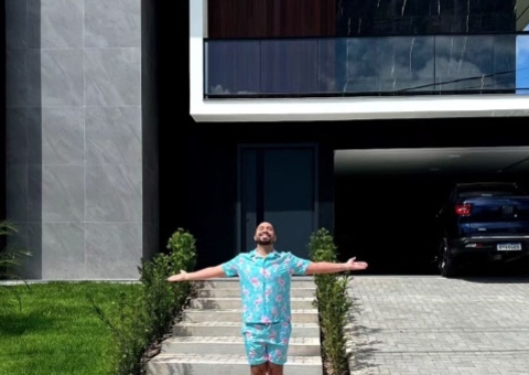 Gil do Vigor comemora conquista da casa própria: ‘sonho de todos os brasileiros'