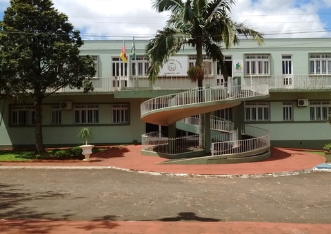 MP aponta irregularidades em aluguel de veículos na Prefeitura de Humaitá