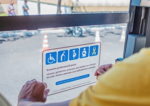 Lei que garante atendimento prioritário para doadores de sangue e autistas é sancionada