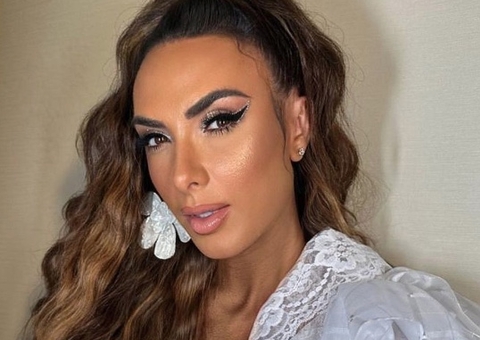 Nicole Bahls revela técnica para se masturbar em A Fazenda