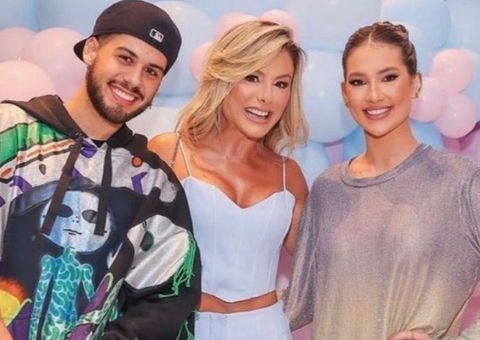 Poliana Rocha diz que fez terapia para lidar com ciúmes do filho, Zé Felipe