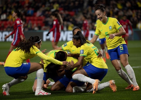 Brasil goleia Panamá com show de Ary Borges na Copa do Mundo Feminina