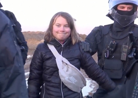 Greta Thunberg é condenada por desobedecer ordem policial em protesto