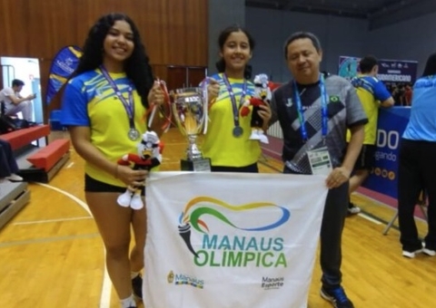 Atletas de Manaus jogam pela Seleção e ganham prata em campeonato de Badminton, no Peru