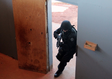 Busca e apreensão policial com base apenas em denúncia anônima não têm validade