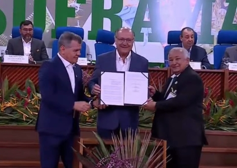 Alckmin assina contrato que oficializa FUEA como gestora do CBA em Manaus