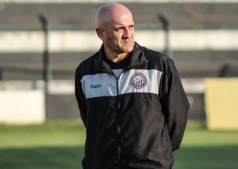 Manaus acerta com o técnico Itamar Schulle para a reta final da Série C