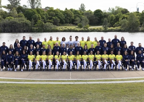 Seleção brasileira feminina faz foto oficial da maior delegação da história