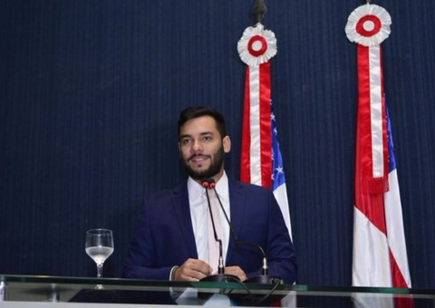 Ex-deputado Platiny Soares é acusado de nepotismo na Aleam