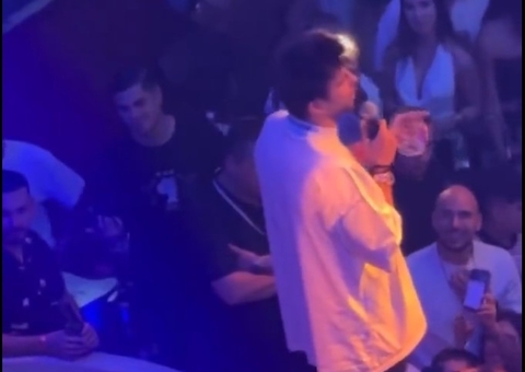 Vídeo: Piqué se revolta com público gritando “Shakira” em boate e rebate: ‘vocês não são ninguém’