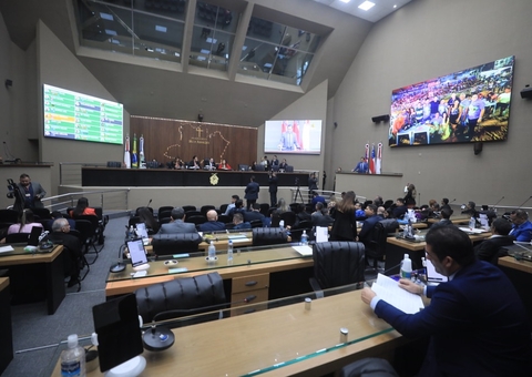 Deputados e vereadores voltam de recesso e repudiam discriminação em PAC de Manaus