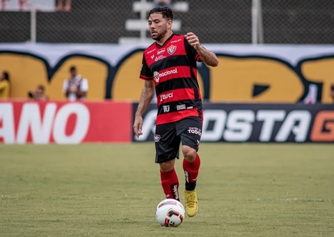 Amazonas sonda meia argentino Diego Torres, do Vitória