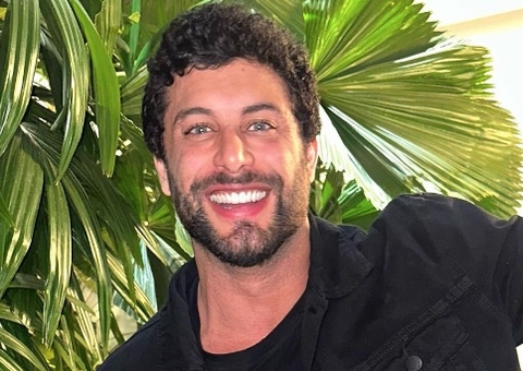 Jesus Luz surge com nova namorada meses após término com Aline Campos