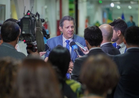 Haddad diz que juros do cartão de crédito vão 'cair muito', mas não imediatamente