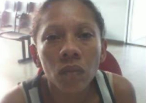 Mulher que finge ser servidora do CRAS para cometer furtos em Manaus é procurada pela polícia