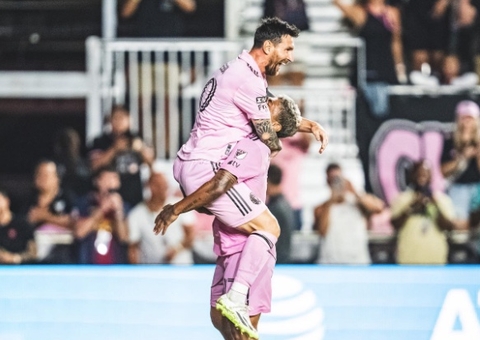 Messi faz golaço de falta e ajuda em classificação do Inter MiamI