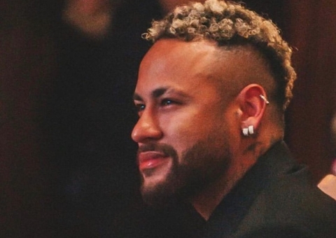 Neymar informa PSG que quer deixar o clube até o fim do mês