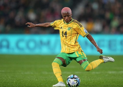 Lateral da Jamaica exalta apoio de filha de Bob Marley