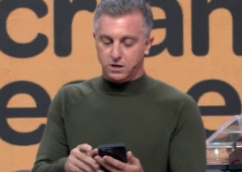 Luciano Huck faz doação para o Criança Esperança e valor vira piada