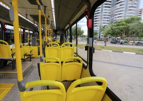 Tarifa, tempo de espera e falta de segurança são fatores que afastam brasileiros do transporte coletivo