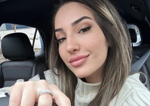 Amanda Meirelles recebe carro que ganhou na prova de resistência do BBB23