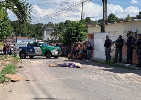 Homem é morto enquanto caminhava por rua de Manaus 