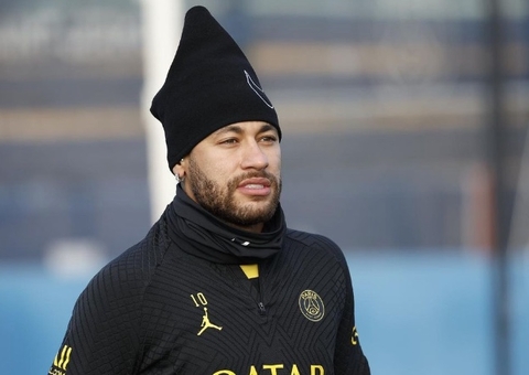 No início reticente, Neymar acaba convencido que Arábia Saudita é a única opção