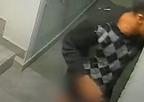 Homem é filmado por câmera se masturbando na porta de apartamento de vizinha