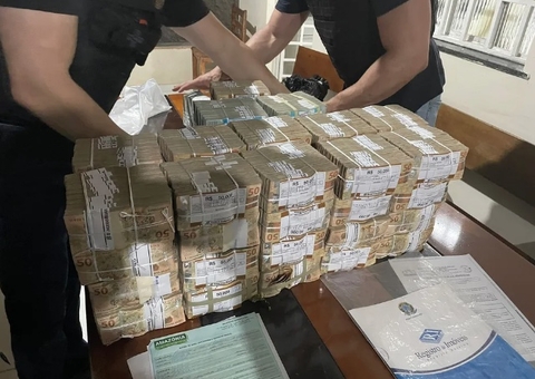 PF apreende R$ 3,2 milhões em sacos de lixo na casa do irmão de empresário em Roraima
