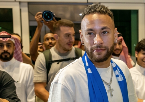Drones formam rosto de Neymar no céu na Arábia Saudita; vídeo