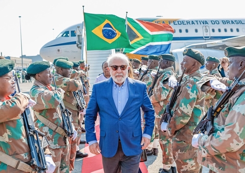 Lula chega à África do Sul para participar da 15ª Cúpula do Brics