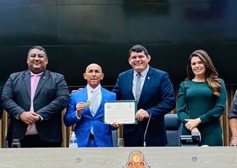 Vereador é defendido na CMM após ser criticado por dar medalha para policial que agrediu advogado 