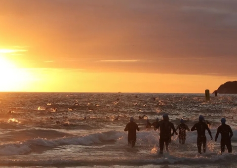 Dois homens morrem em prova de natação no mar da Irlanda