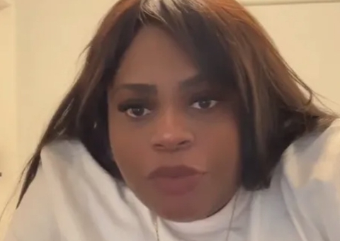 Jojo Todynho mostra barriga quase 1 mês após bariátrica e lamenta perder bumbum