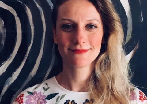 Atriz de Mulheres Apaixonadas relata experiência durante 8 anos em seita religiosa