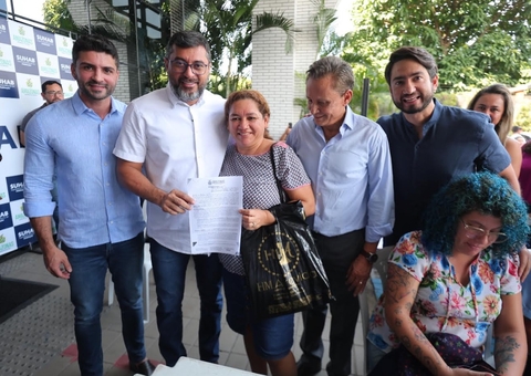 Governador reassenta mais 56 famílias pelo Prosamin em Manaus