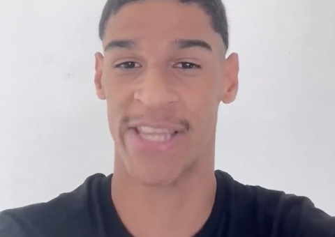 Luva de Pedreiro anuncia que será pai: 'Cristiano Ronaldo Jr vem aí'